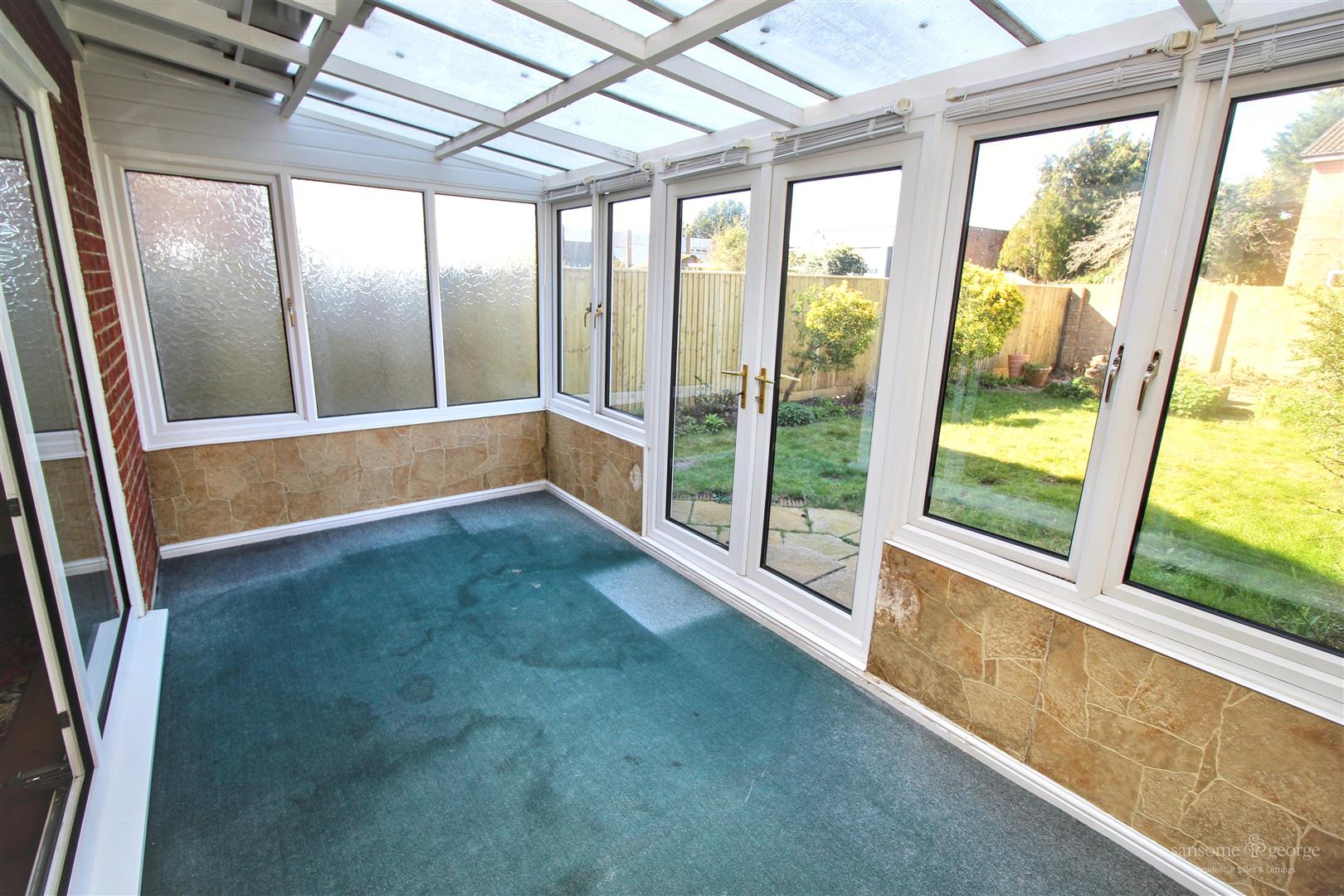 Walnut Way, Tilehurst, Reading